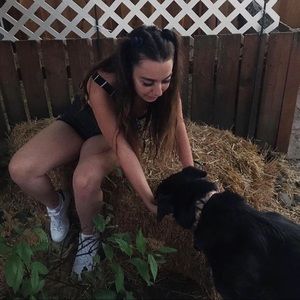 Meet your Posher, Ana